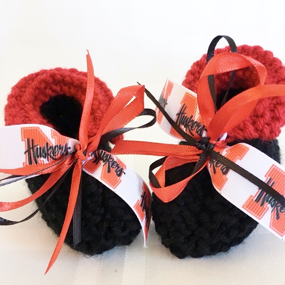 University of Nebraska HUSKERS Baby Booties *NEW* - Picture 1 of 1